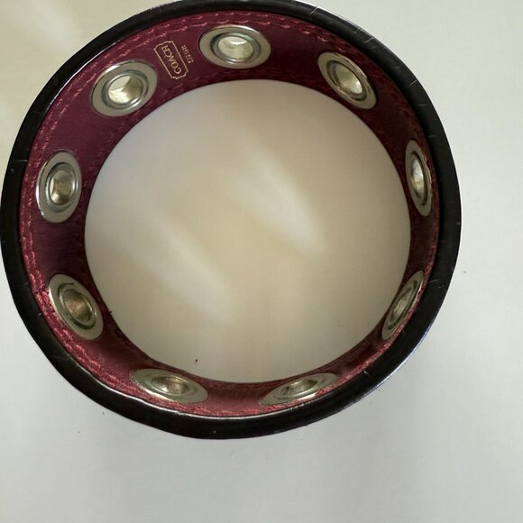 Coach - Picture 6 of 7